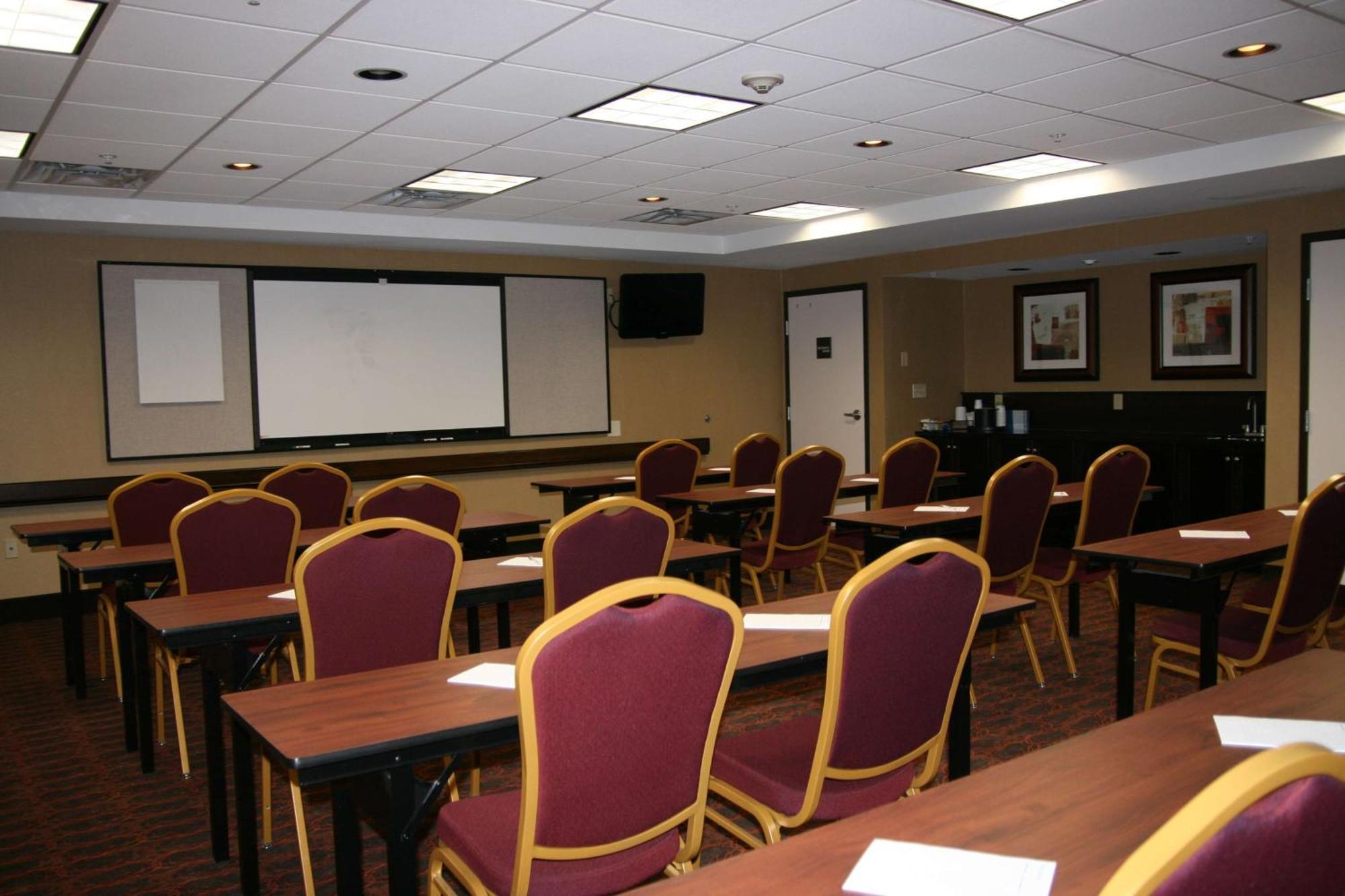 Hampton Inn And Suites Peru Luaran gambar