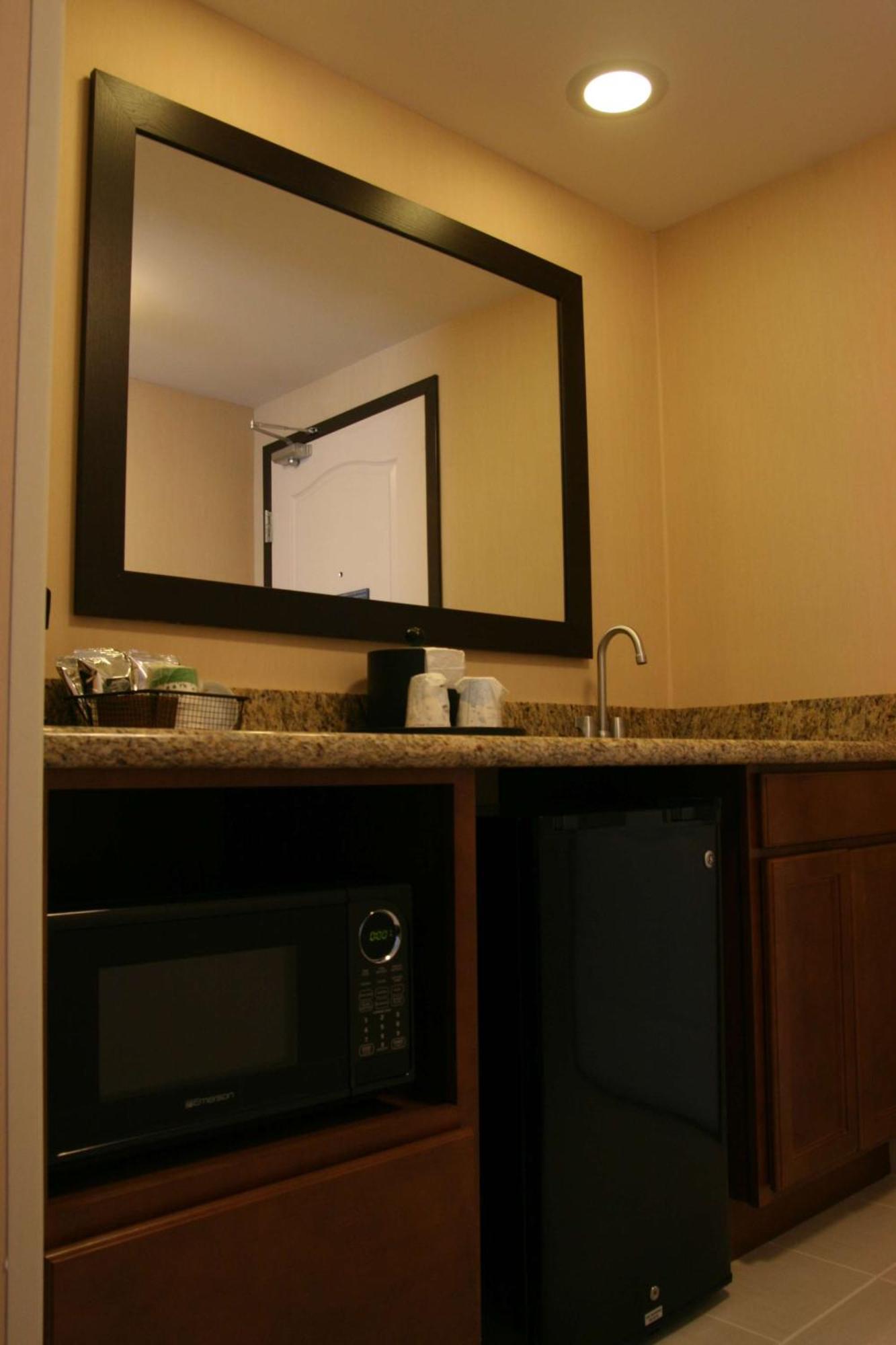 Hampton Inn And Suites Peru Luaran gambar